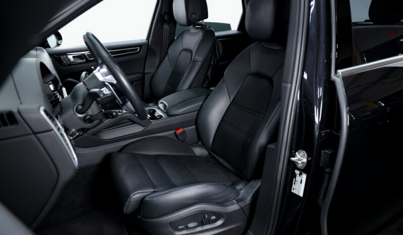 
								2022 Porsche Cayenne full									
