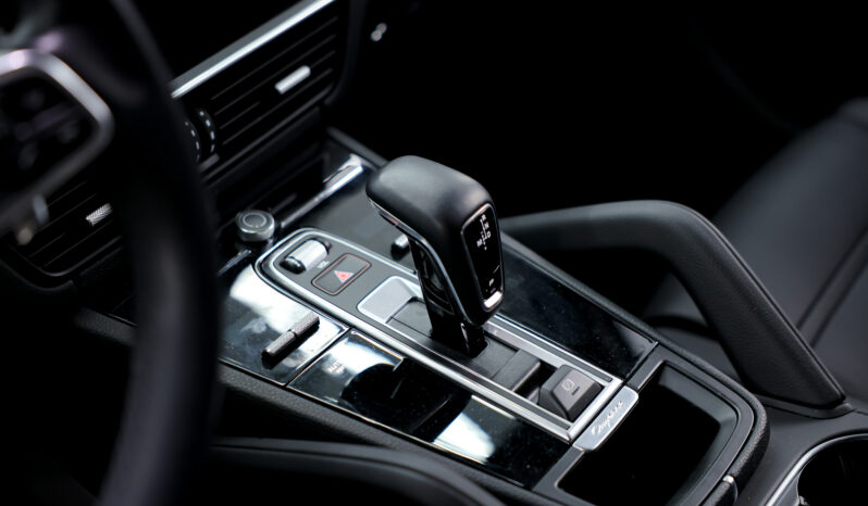 
								2022 Porsche Cayenne full									