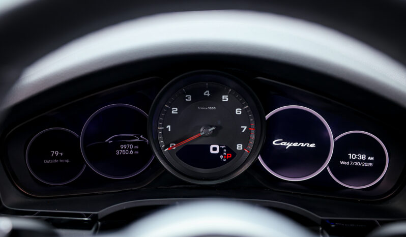 
								2022 Porsche Cayenne full									