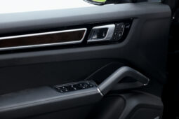 
										2022 Porsche Cayenne full									