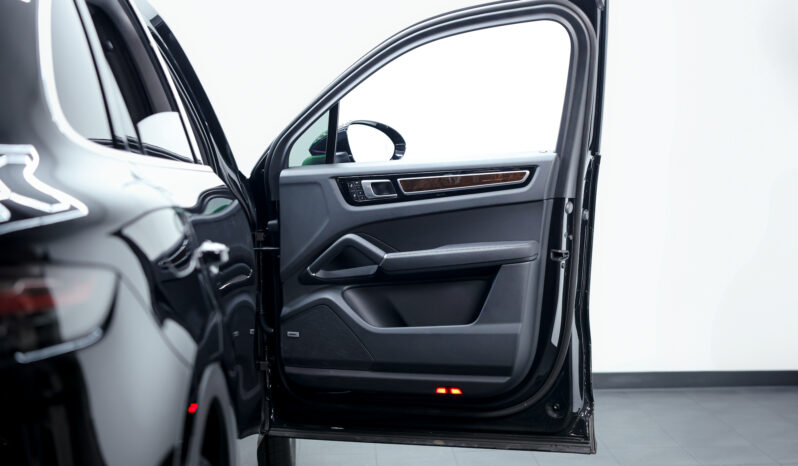 
								2022 Porsche Cayenne full									