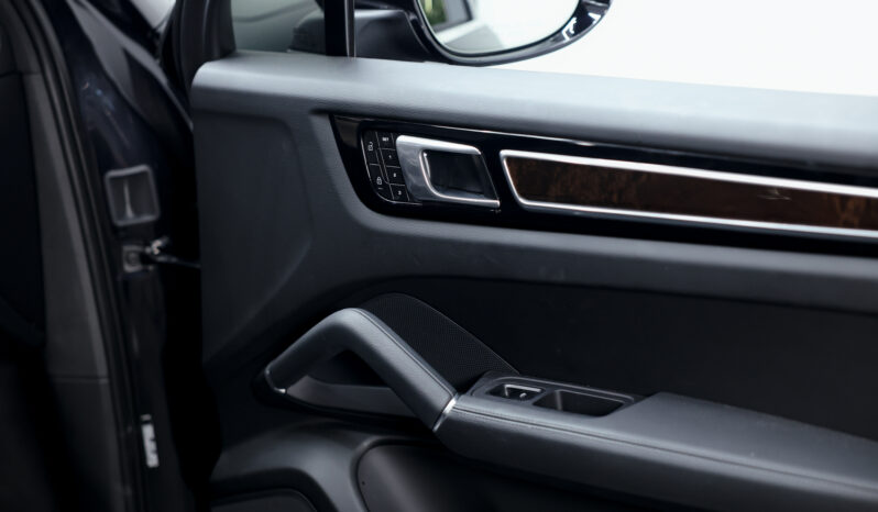
								2022 Porsche Cayenne full									