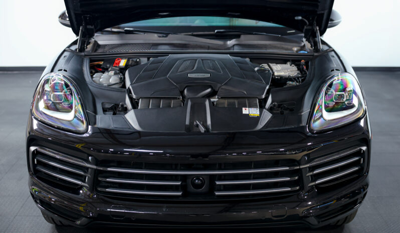 
								2022 Porsche Cayenne full									