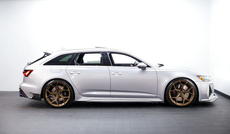 
								2023 Audi RS 6 Avant full									