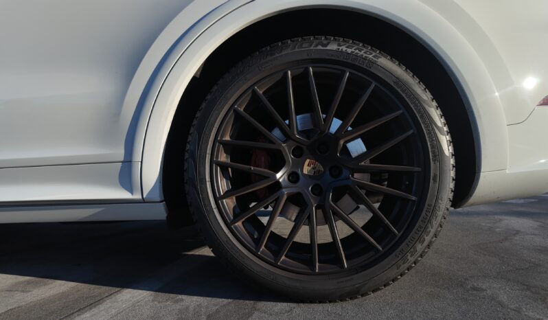 
								2022 Porsche Cayenne GTS full									