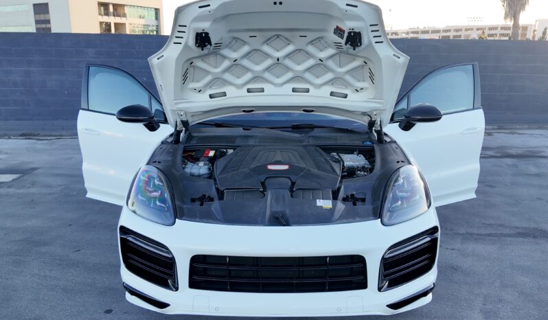 
								2022 Porsche Cayenne GTS full									