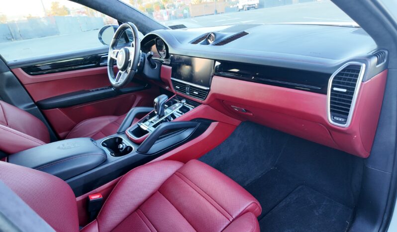 
								2022 Porsche Cayenne GTS full									