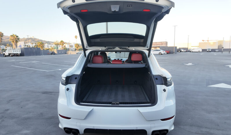 
								2022 Porsche Cayenne GTS full									