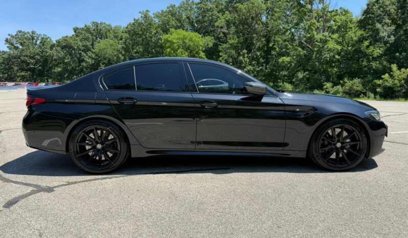 
								2021 BMW M5  Competition full									