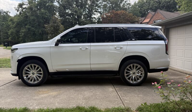 
								2022 Cadillac Escalade Premium Luxury full									