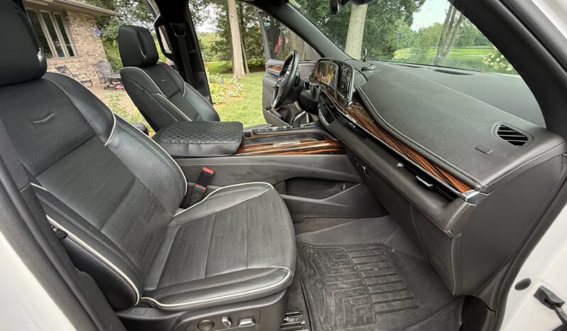 
								2022 Cadillac Escalade Premium Luxury full									