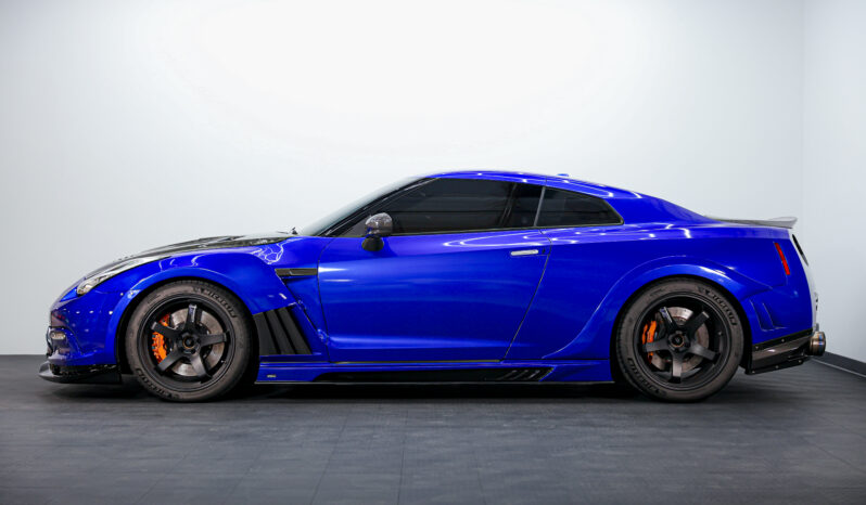 
								Nissan GTR full									