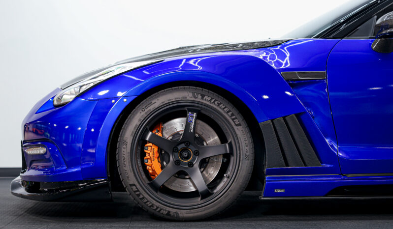 
								Nissan GTR full									