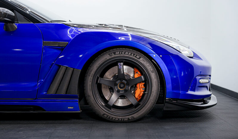 
								Nissan GTR full									