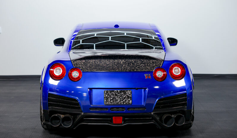 
								Nissan GTR full									