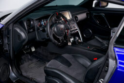 
										Nissan GTR full									