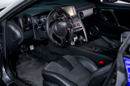 
										Nissan GTR full									
