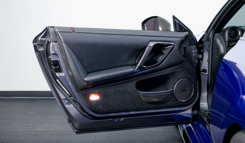 
								Nissan GTR full									