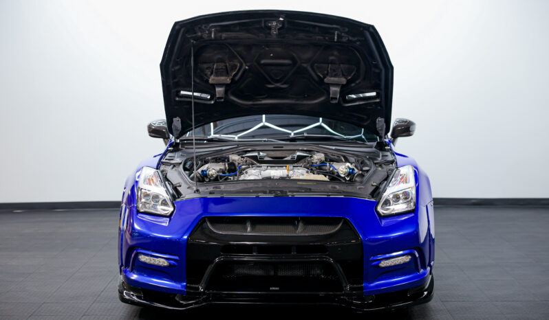 
								Nissan GTR full									