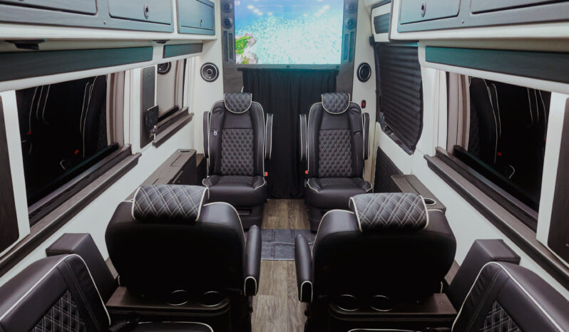 
								2024 Mercedes Benz Sprinter 3500 full									
