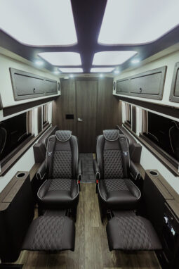 
										2024 Mercedes Benz Sprinter 3500 full									