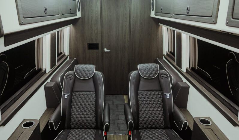
								2024 Mercedes Benz Sprinter 3500 full									