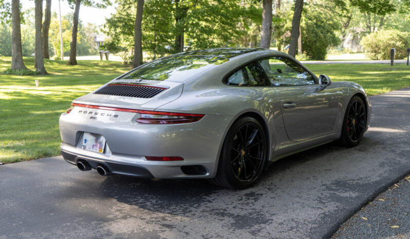 
								2017 Porsche 911 Carrera 4S full									