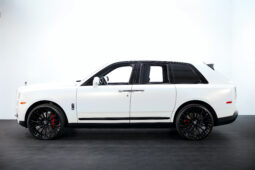 
										2022 Rolls Royce Cullinan Black Badge full									