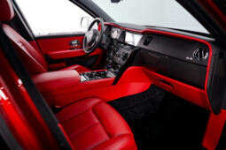 
										2022 Rolls Royce Cullinan Black Badge full									