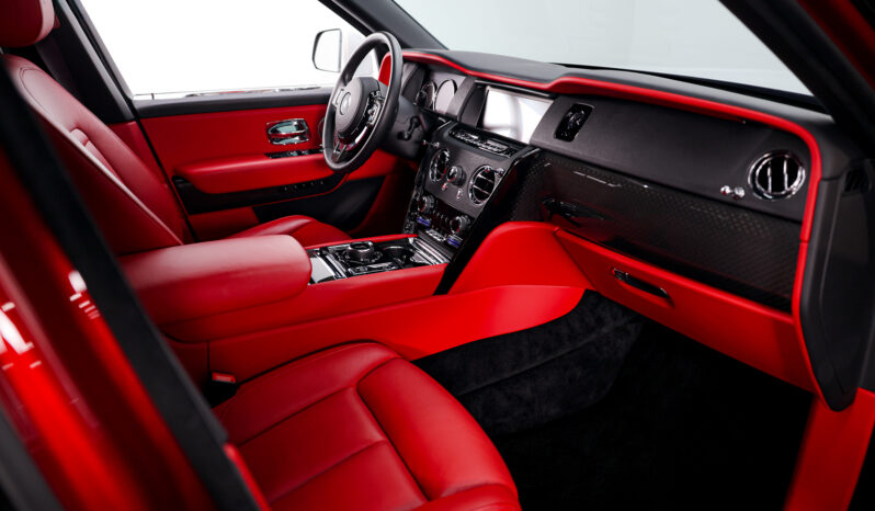 
								2022 Rolls Royce Cullinan Black Badge full									