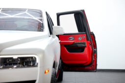 
										2022 Rolls Royce Cullinan Black Badge full									