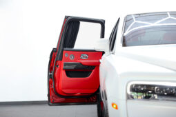 
										2022 Rolls Royce Cullinan Black Badge full									