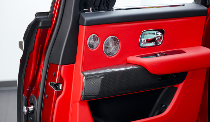 
								2022 Rolls Royce Cullinan Black Badge full									