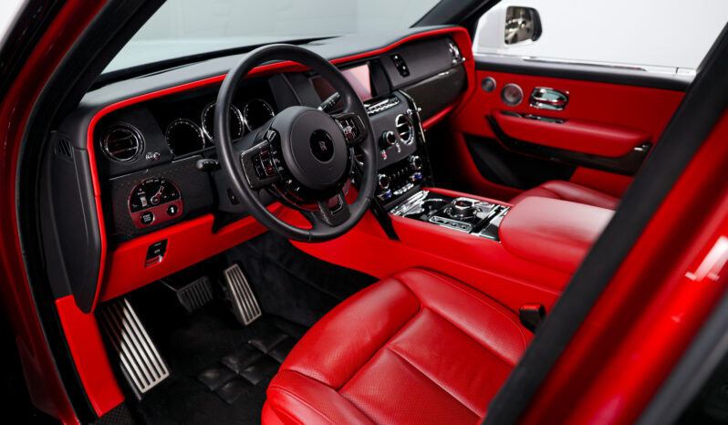 
								2022 Rolls Royce Cullinan Black Badge full									