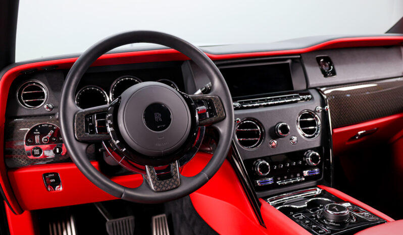 
								2022 Rolls Royce Cullinan Black Badge full									