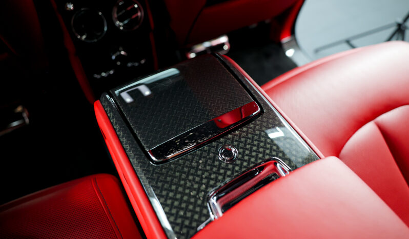 
								2022 Rolls Royce Cullinan Black Badge full									