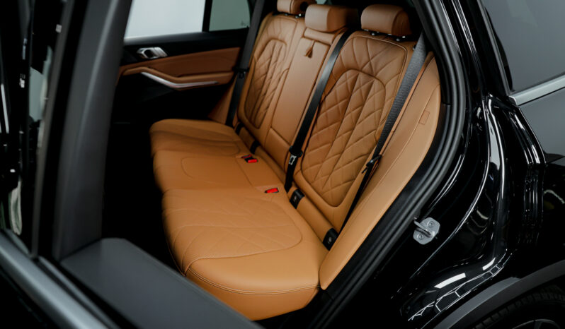 
								2024 BMW X5 xDrive40i full									