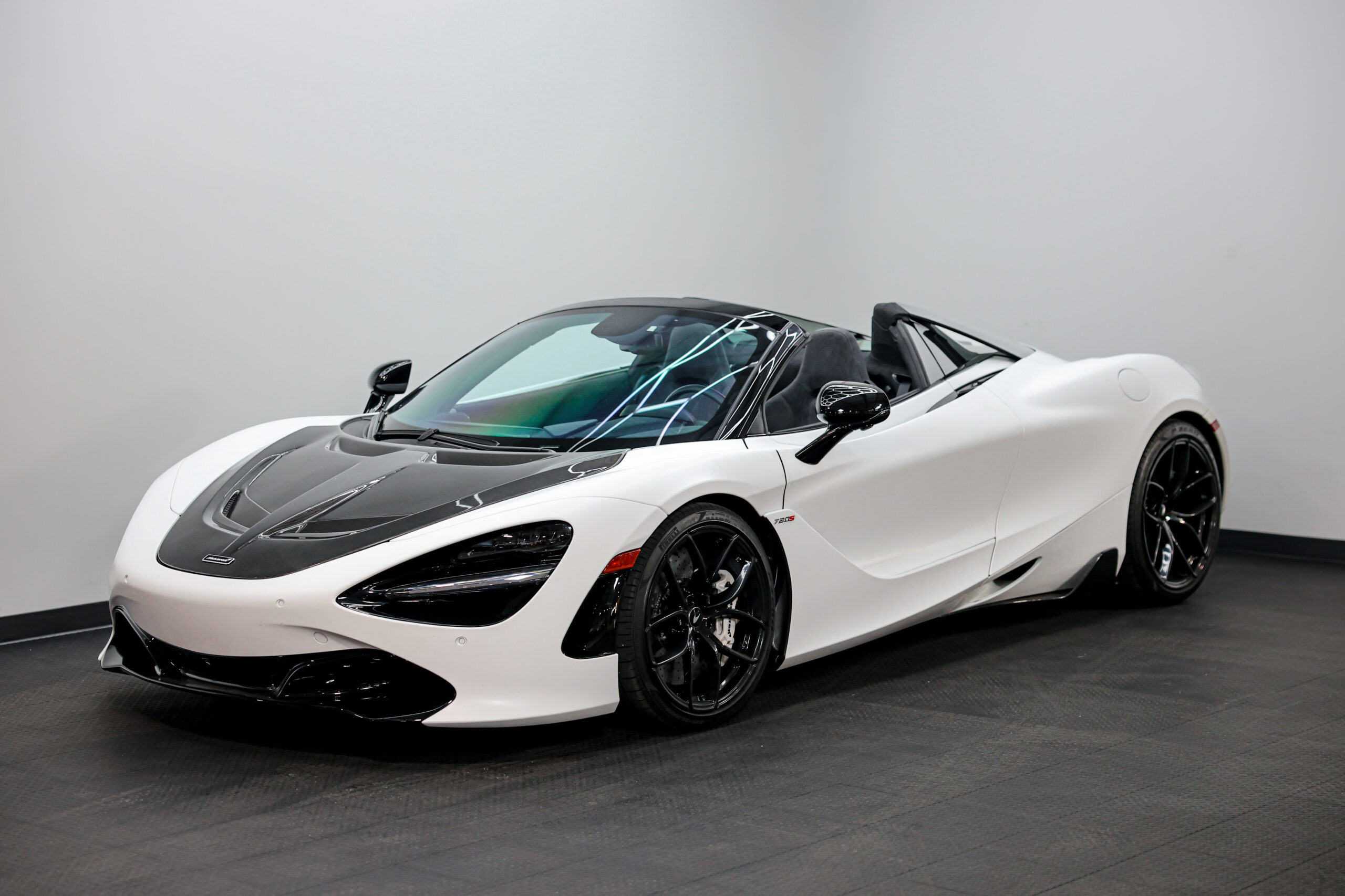 2020 McLaren 720S Luxury's photo
