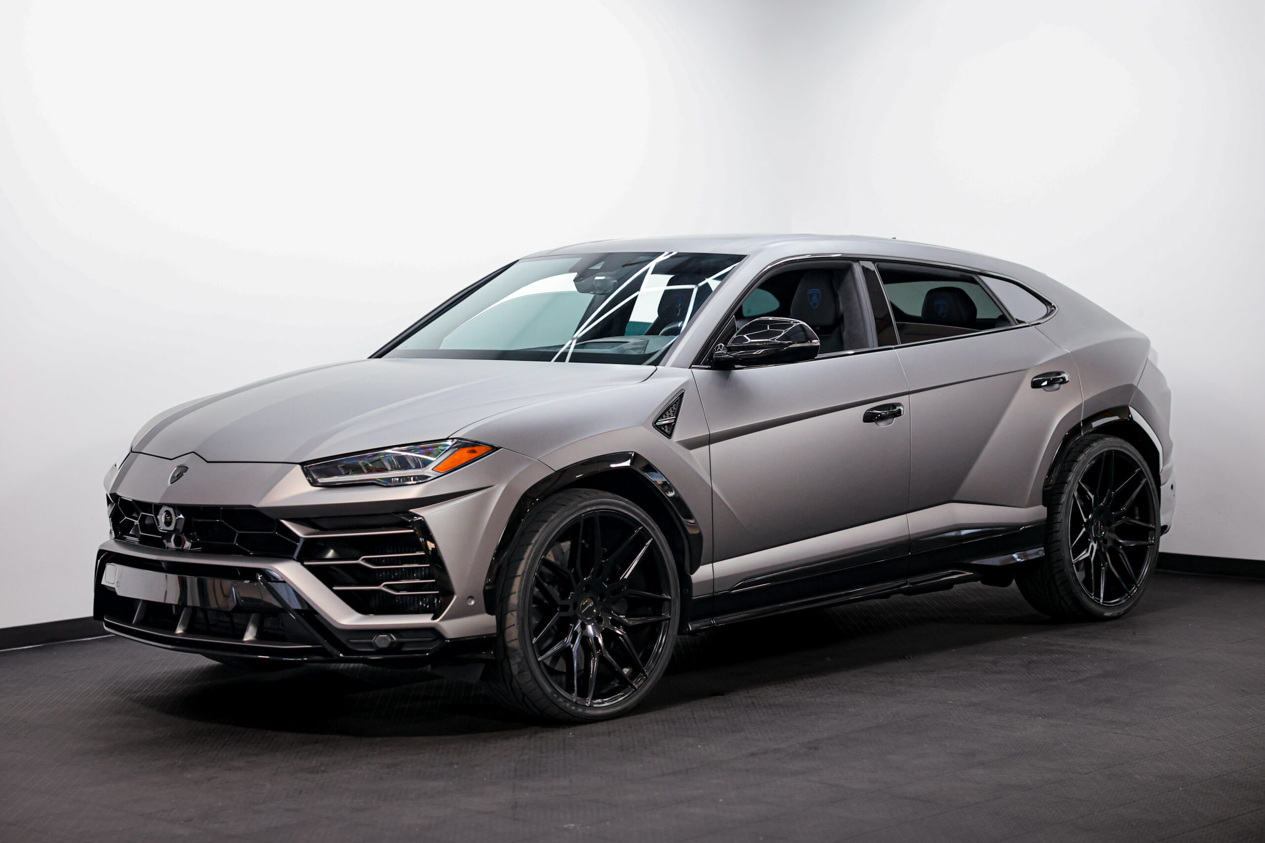 2019 Lamborghini Urus Base's photo
